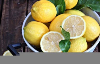 Türk həkimlər limonun zərərini açıqladı