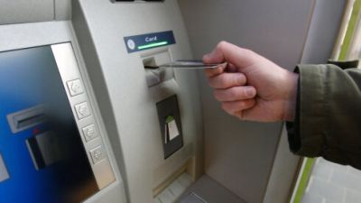 Bankomat çatışmazlığı və pensiyaçılardan tutulan KOMİSSİYA HAQQI - VİDEO