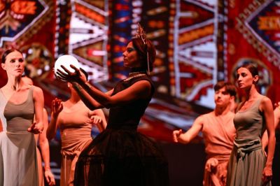 b_400_300_16777215_00_https___cdn.musavat.com_news_images_Gugu_Untitled_(6)-10.jpg