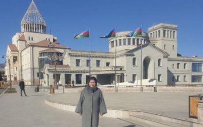 Sabiq deputat 33 ildən sonra Xankəndindəki ata yurduna baş çəkdi... Sabiq deputat 33 ildən sonra Xankəndindəki ata yurduna baş çəkdi...
