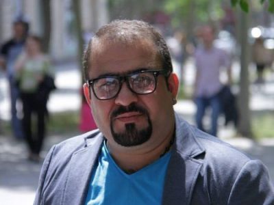 "Gündə bir şeir yazan adam deyiləm" "Gündə bir şeir yazan adam deyiləm"