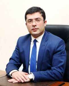 Əhməd İsmayılov müstəqil mətbuatı susdurmaq üçün əlindən gələni edir - FAKTLAR