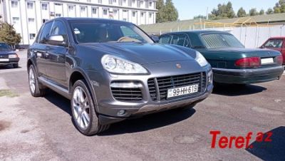 Şirvanda “Porsche Cayenne”-da silah arsenalı aşkarlandı FOTO