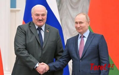 Lukaşenko Putinə ad günündə traktor hədiyyə etdi - FOTO