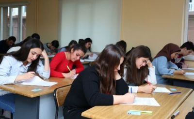 "Universitetlər tələbələri bazarın tələblərinə uyğun biliklə təmin edə bilmirsə,..." - EKSPERT