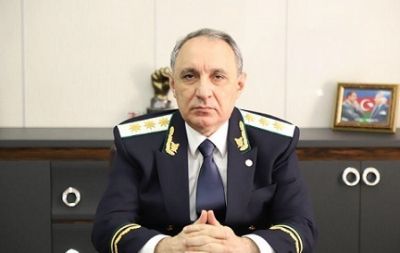 Sahibkar xanım Kamran Əliyevdən kömək istəyir - Dələduzluq hadisəsinin istintaqı yubadılır