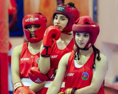 Azərbaycanın qadın boksçusu dünya birinciliyində ilkə imza atıb - FOTO