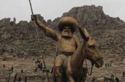 Moğol destekleyicisi olan Fars kökenli olup asla Türk kimliği taşımayan Mevlana ile savaşırken yanında Mevlana’nın oğlu Aladdin Çelebi’nin olması…