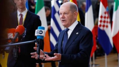 Şolts: Ukraynada diktat sülhünün qarşısını almalıyıq