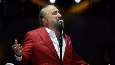 Məşhur türk sənətçisi Volkan Konak vəfat etdi - konsert zamanı...