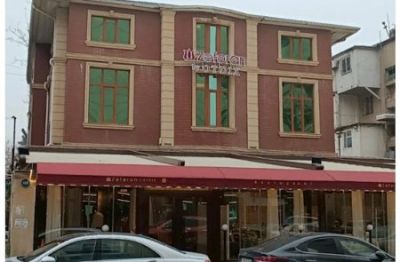 `Zəfəran Otdıx` yüzlərlə ailənin kabusuna çevrilib - Sakinləri aldadıb, binanın həyətində restoran tikdilər