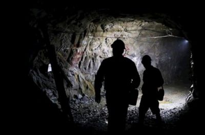 İranda mədən çökdü: Ölən və yaralanan var