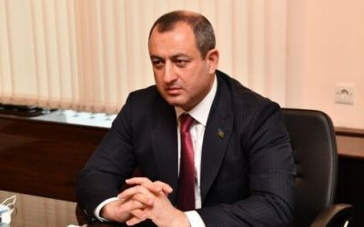  Adil Əliyev XARÜQƏLƏR YARADIR... - BU NƏDİ BELƏ?  FOTO