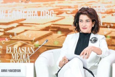 “Hraparak”: Paşinyanın arvadının fəaliyyəti hökumət rəsmilərini qıcıqlandırır