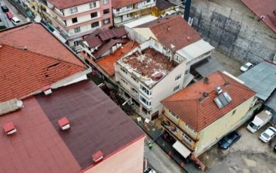 Türkiyəli nazir: İstanbuldakı zəlzələdə mindən çox bina zədələnib