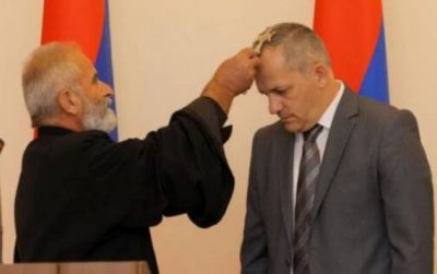 İrəvanda separatçı-terrorçu rejimin “prezident”liyinə yeni namizəd üzə çıxdı... - EVCİK-EVCİK OYNAYIRLAR...