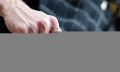 Bakıda oğlunu öldürməkdə şübhəli bilinən 67 yaşlı ata saxlanılıb.