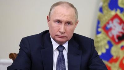 Putin Ukrayna münaqişəsinin həllinin açarının kimdə olduğunu açıqlayıb