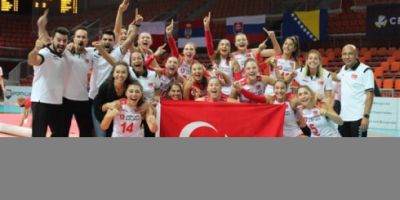 Voleybolçu qızlar qələbəyə görə nə istədilər