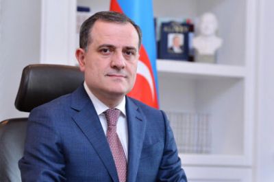 Bayramov iranlı diplomatla nəyi müzakirə edib?
