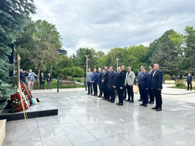 b_400_300_16777215_00_https___cdn.musavat.com_news_images_A.KÖŞƏLƏR_YENİ_DİZAYN_ali_НоваяПапка_03e9e64f-f2dc-4582-bbad-95f6d7e46b4e.jpeg