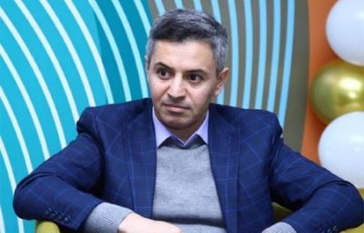 Cəmiyyətin şairdən, yazıçıdan qəhrəmanlıq gözləməsi normaldır
