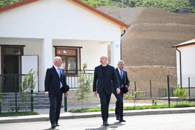Prezident Bəylik kəndinin açılışında - Fotolar Prezident Bəylik kəndinin açılışında - Fotolar