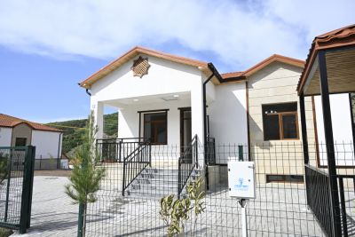 Prezident Bəylik kəndinin açılışında - Fotolar Prezident Bəylik kəndinin açılışında - Fotolar