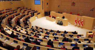 Parlamentdə dava - Deputatlar əlbəyaxa oldular