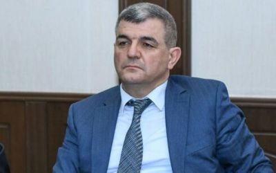 DEPUTAT FAZİL MUSTAFAYA SİLAHLI HÜCUM OLUB -