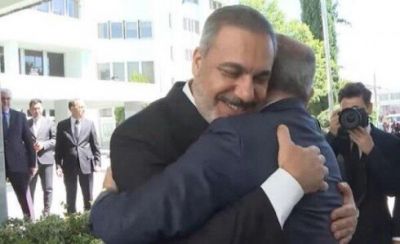 HAKAN FİDAN CEYHUN BAYRAMOVU BELƏ QARŞILADI -