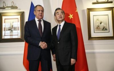 Çinin XİN rəhbəri Lavrovla Ukraynadakı müharibəni müzakirə edib