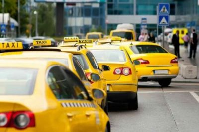 Paytaxtda nəqliyyat xaosu: taksilərlə bağlı yeni qaydalar nəyi dəyişəcək? - Araşdırma
