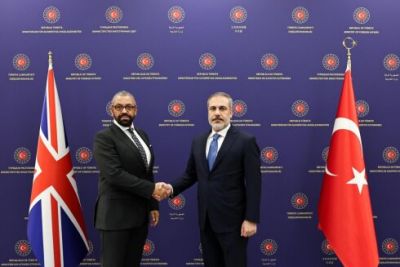 Hakan Fidan Böyük Britaniyanın xarici işlər naziri ilə görüşüb
