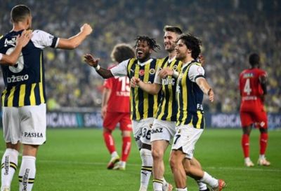 “Fənərbağça” Superliqada ardıcıl 9-cu qələbəsini qazandı