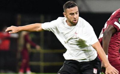 Məşhur futbolçu arvadına görə futboldan uzaqlaşdırıldı