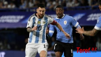 Messi rəqiblə əlbəyaxa oldu, hakim vərəqə vermədi - FOTO