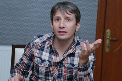 Tanınmış aparıcı: “Gəlin İncəsənət Universitetini bağlayaq, aktyor yetişdirməyək” - VİDEO