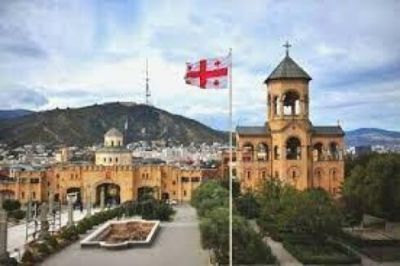 İt uşağı arabadan çıxarıb PARÇALADI