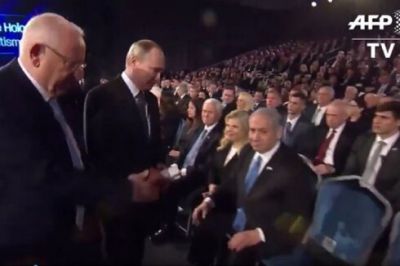 Putindən Netanyahuya hörmətsizlik, əlini sıxmadı - VİDEO