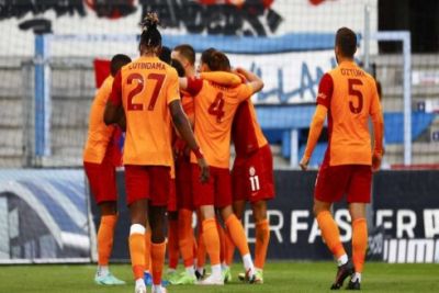 “Qalatasaray” liderliyə yüksəlib