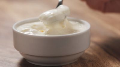Qatıq və qatıqsız kefir mədə-bağırsaq traktına faydalıdır