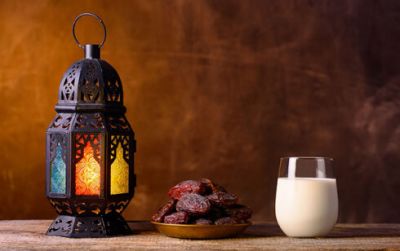 İftarla sahur arasında susuzluq hiss etməsəniz də tez-tez su için