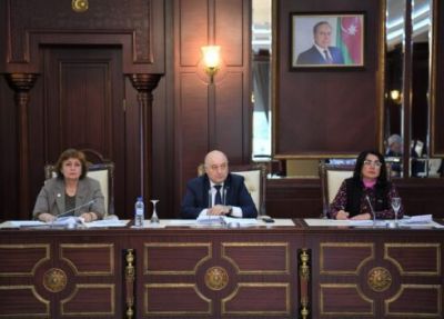 Deputatlar pensiyaya çıxma yaşını müzakirə etdilər -