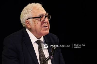 Xalq yazıçısı Anar: “Azərbaycan televiziyasına baxmıram”