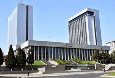 Deputatlar toplanır: Gündəlikdə 11 məsələ var (SİYAHI)