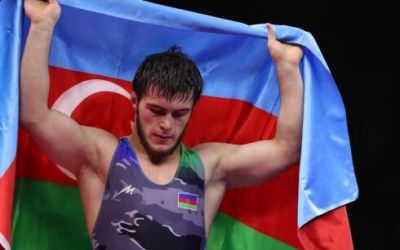 Azərbaycanın daha üç güləşçisi medal qazanıb