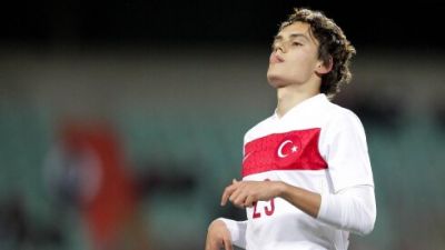 Türkiyə millisinin ulduzu ciddi zədələndi