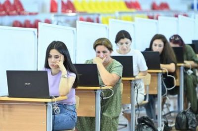 “Fəaliyyət” sözünü düzgün yaza bilməyənlərin məktəbdəki fəaliyyəti