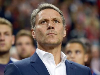 Hollandiya futbolunun əfsanəsi Marko van Basten Merih Dəmiralın müdafiəsinə qalxdı: